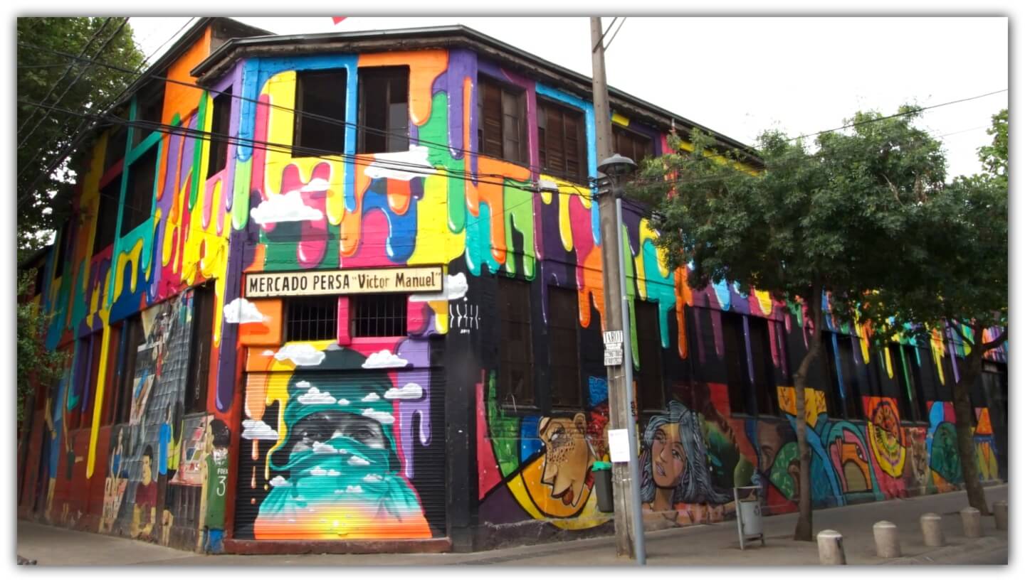 Entrada principal Persa Victor Manuel